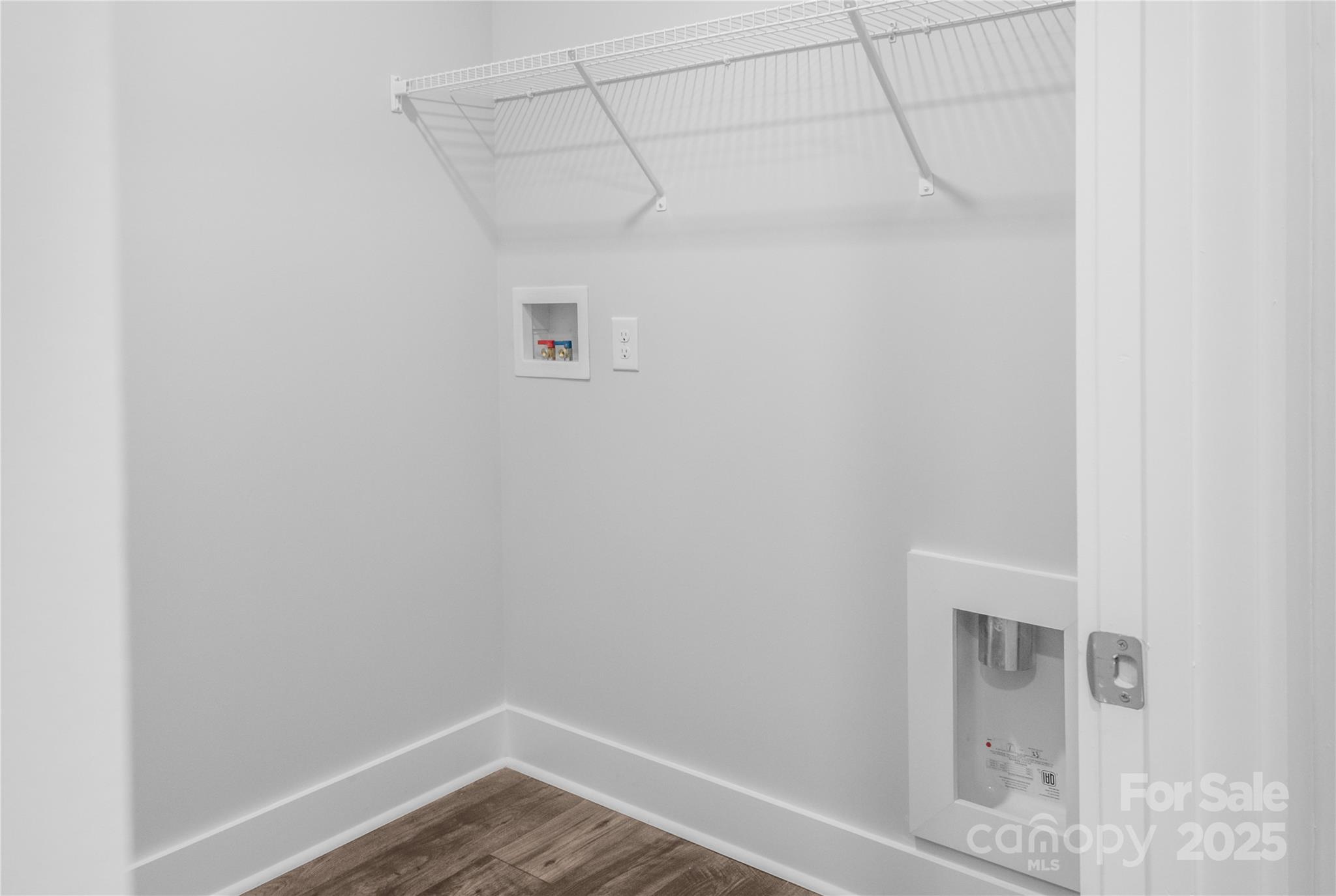 114 chapel crossing Lane Unit: 12