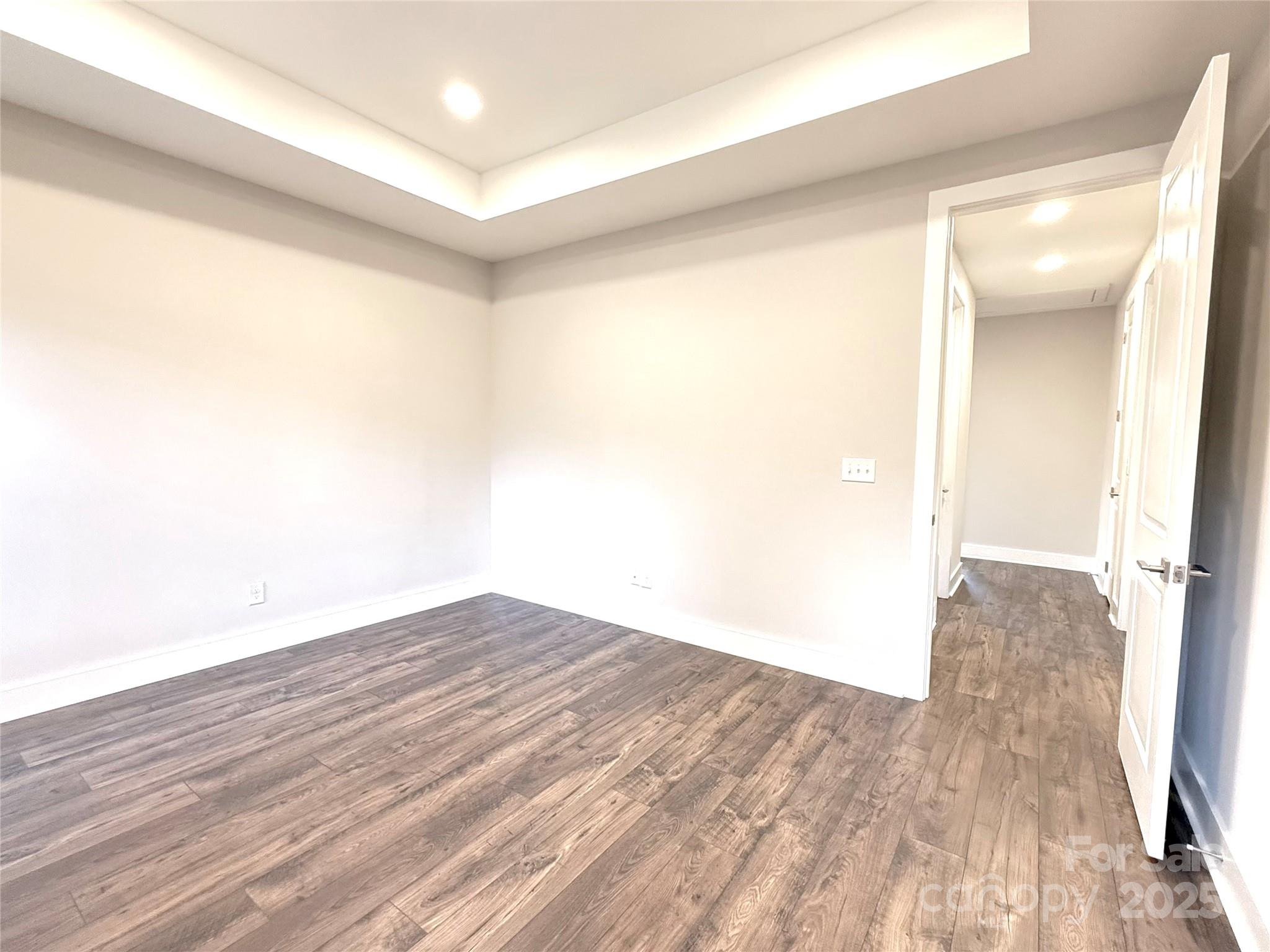 114 chapel crossing Lane Unit: 12