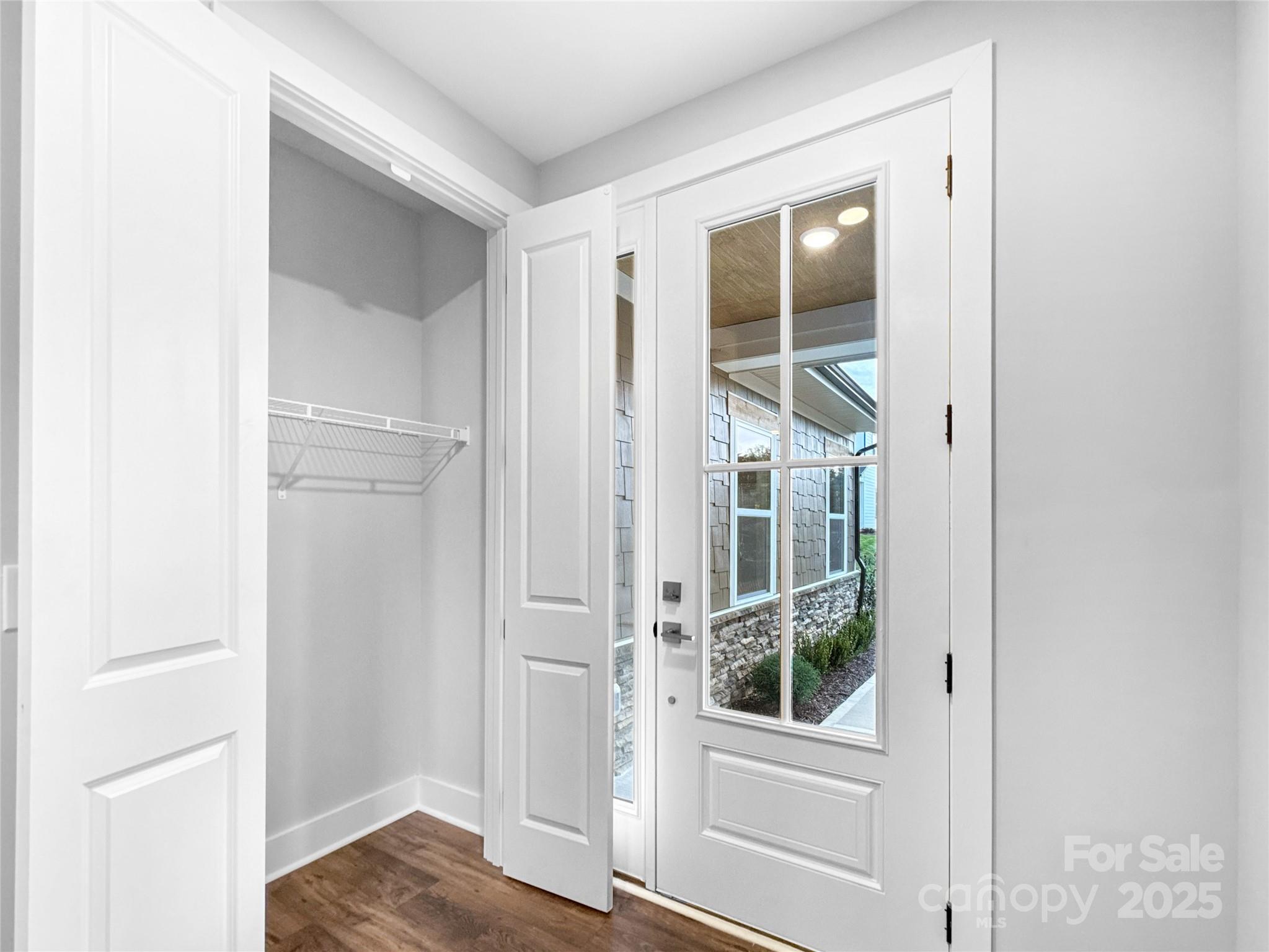 114 chapel crossing Lane Unit: 12