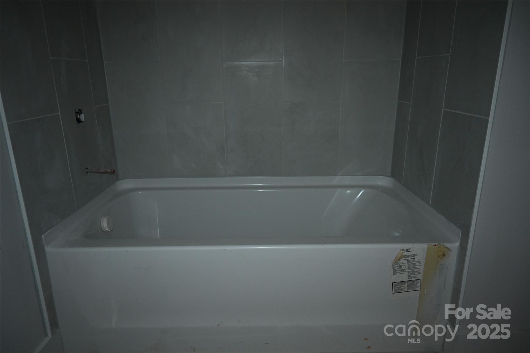 114 chapel crossing Lane Unit: 12