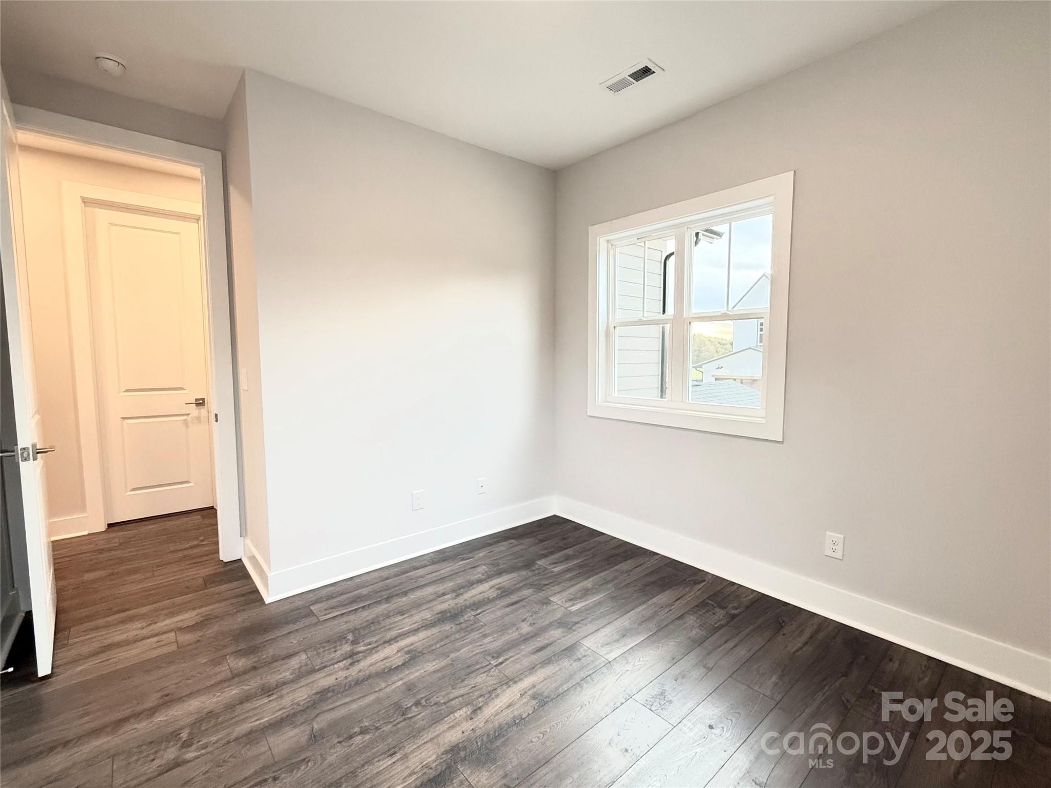 114 chapel crossing Lane Unit: 12