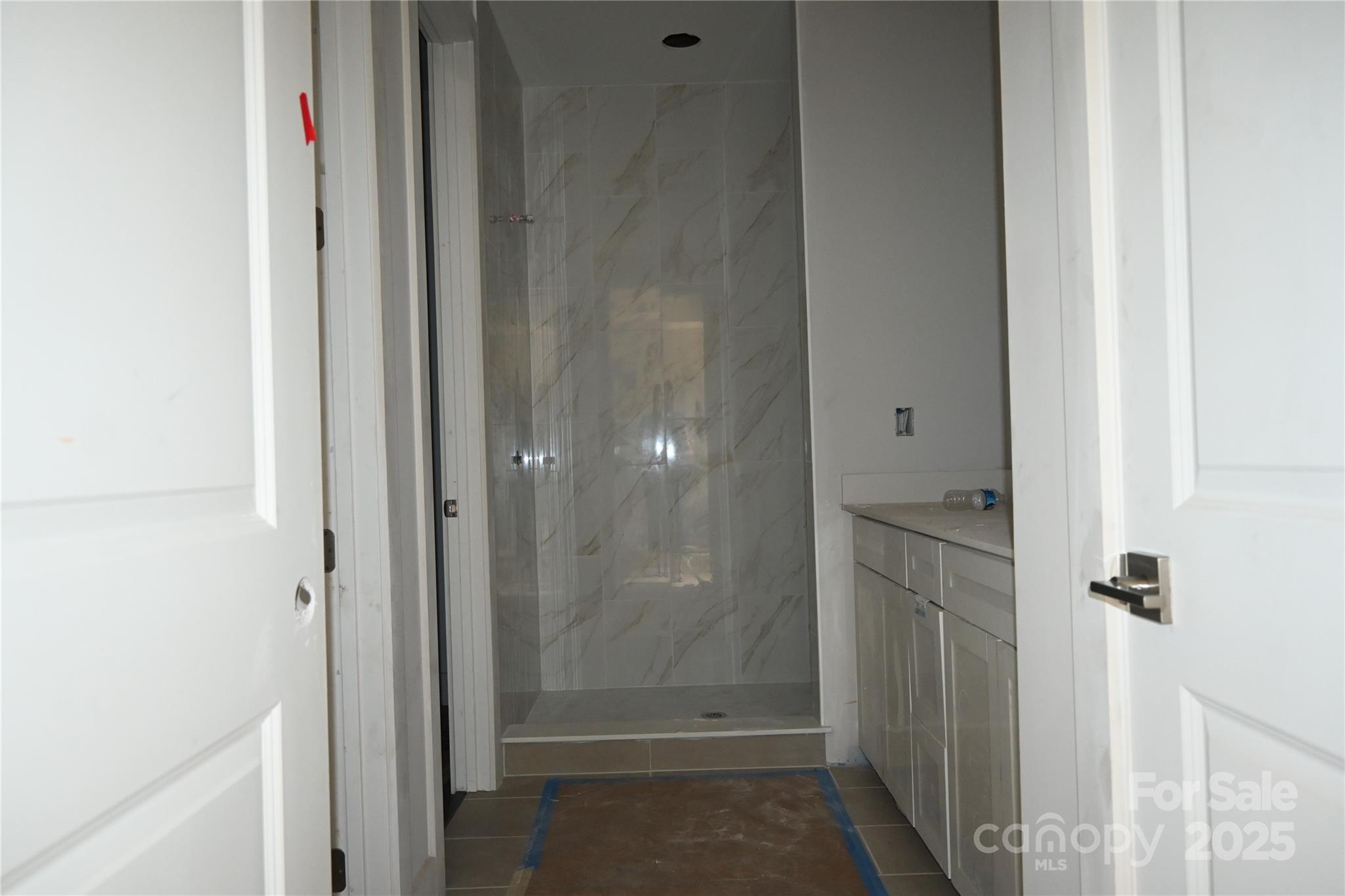114 chapel crossing Lane Unit: 12