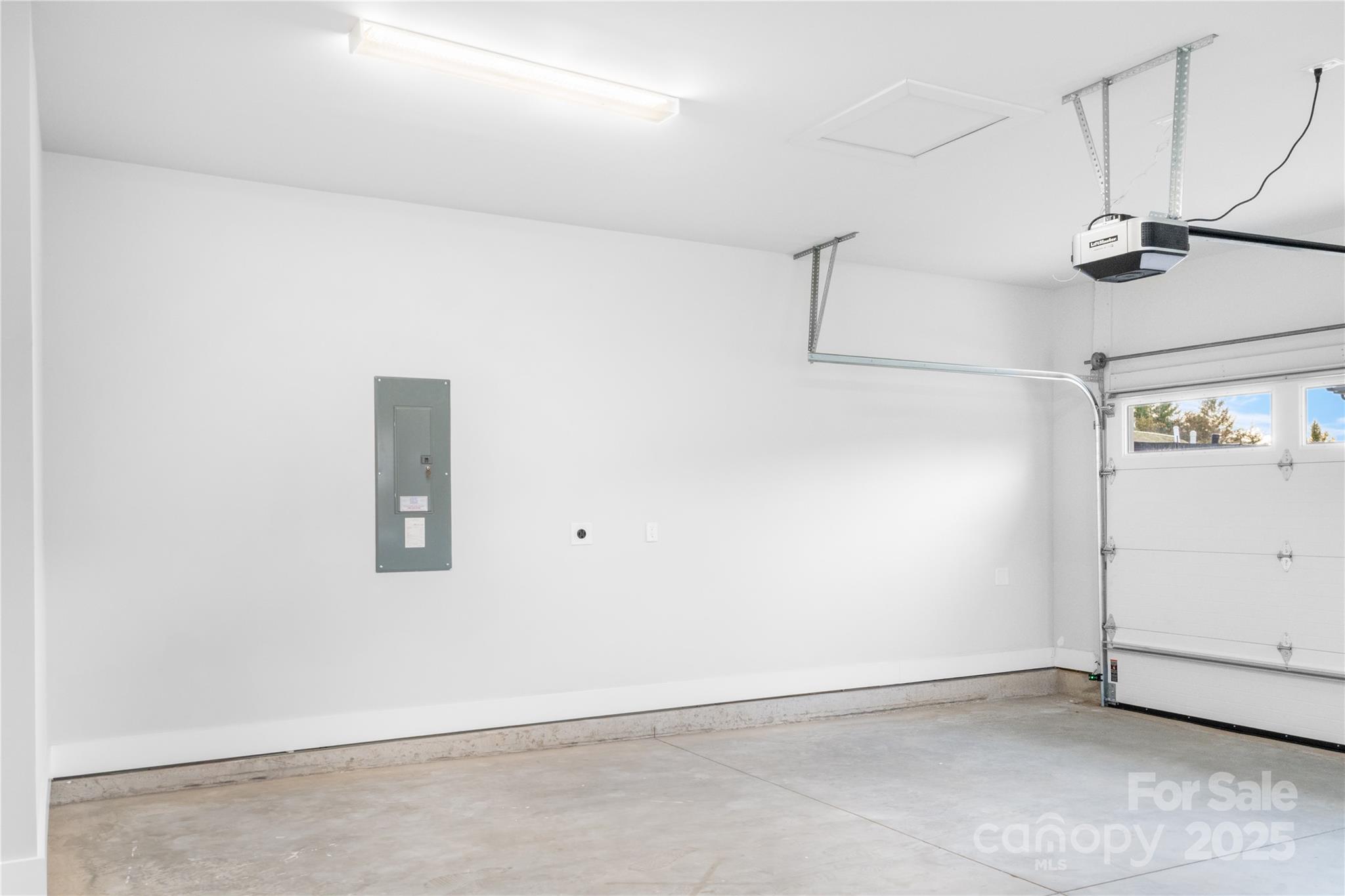 114 chapel crossing Lane Unit: 12