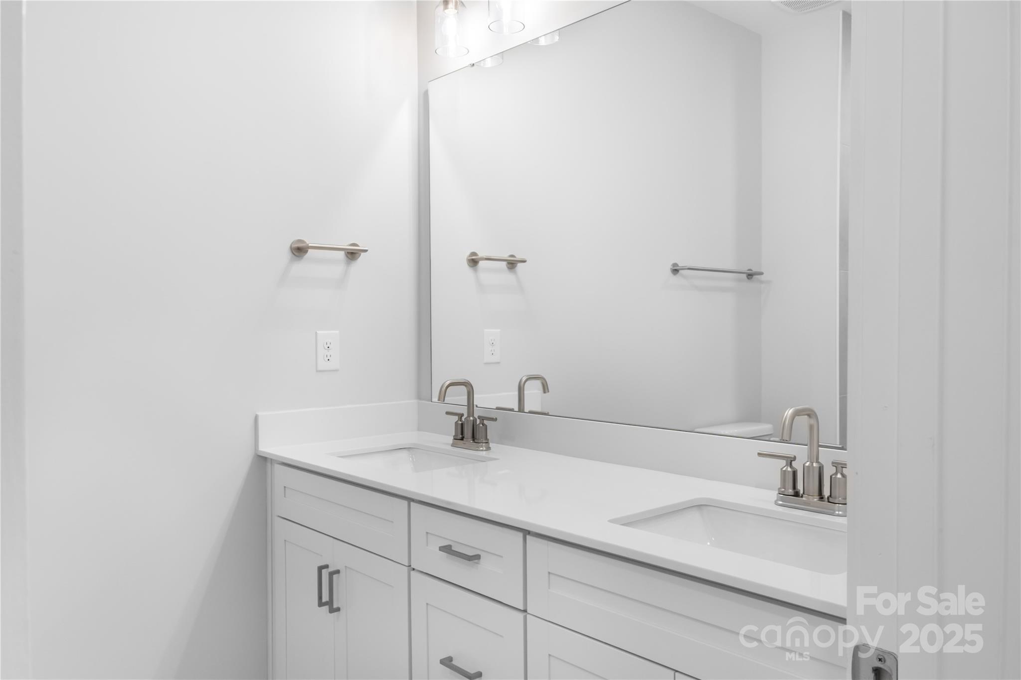 114 chapel crossing Lane Unit: 12