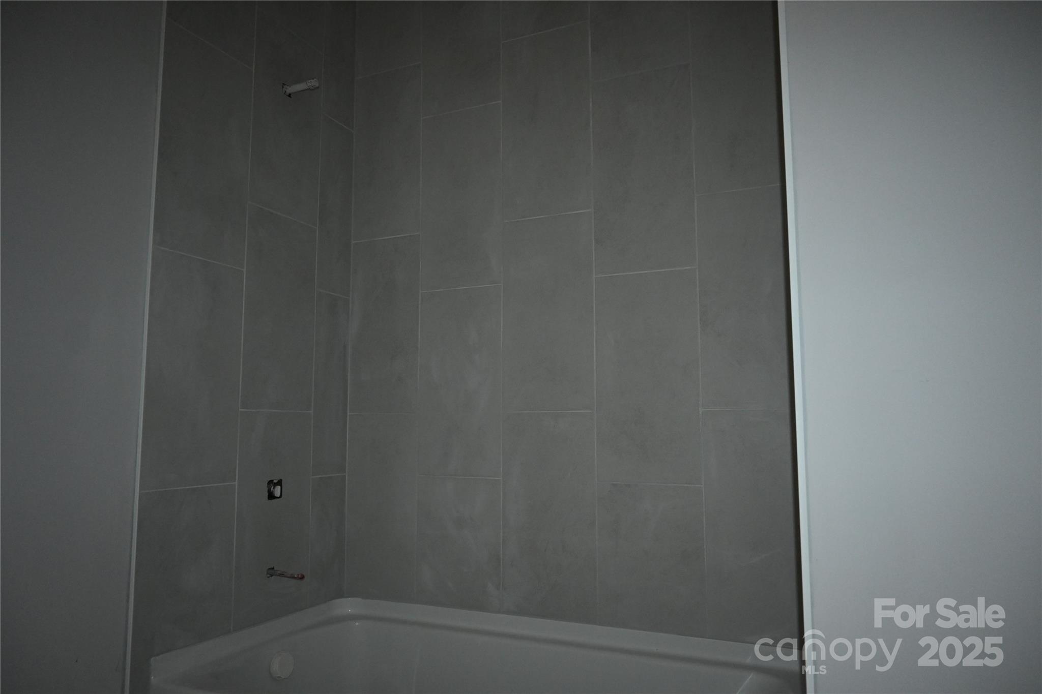 114 chapel crossing Lane Unit: 12