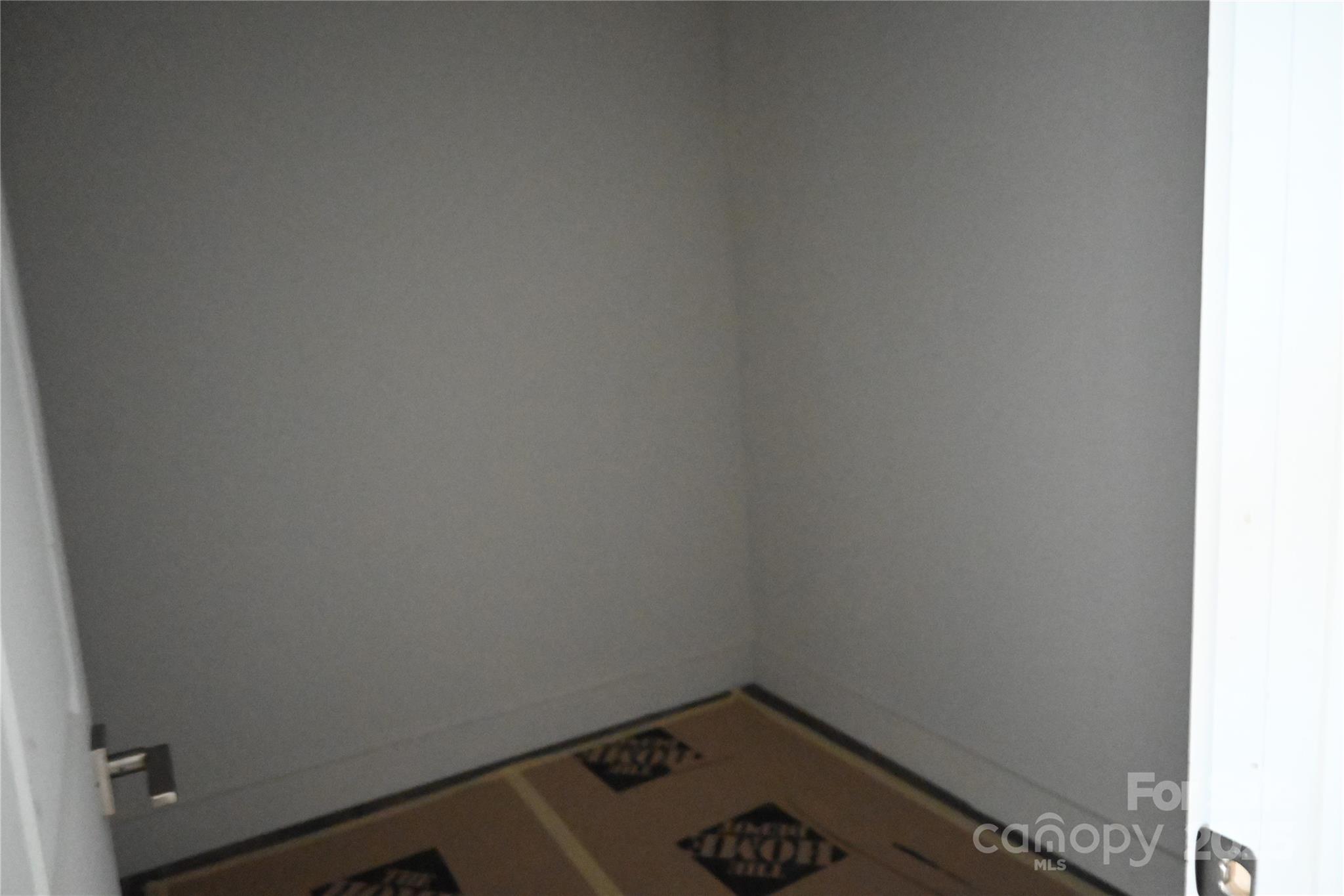 114 chapel crossing Lane Unit: 12