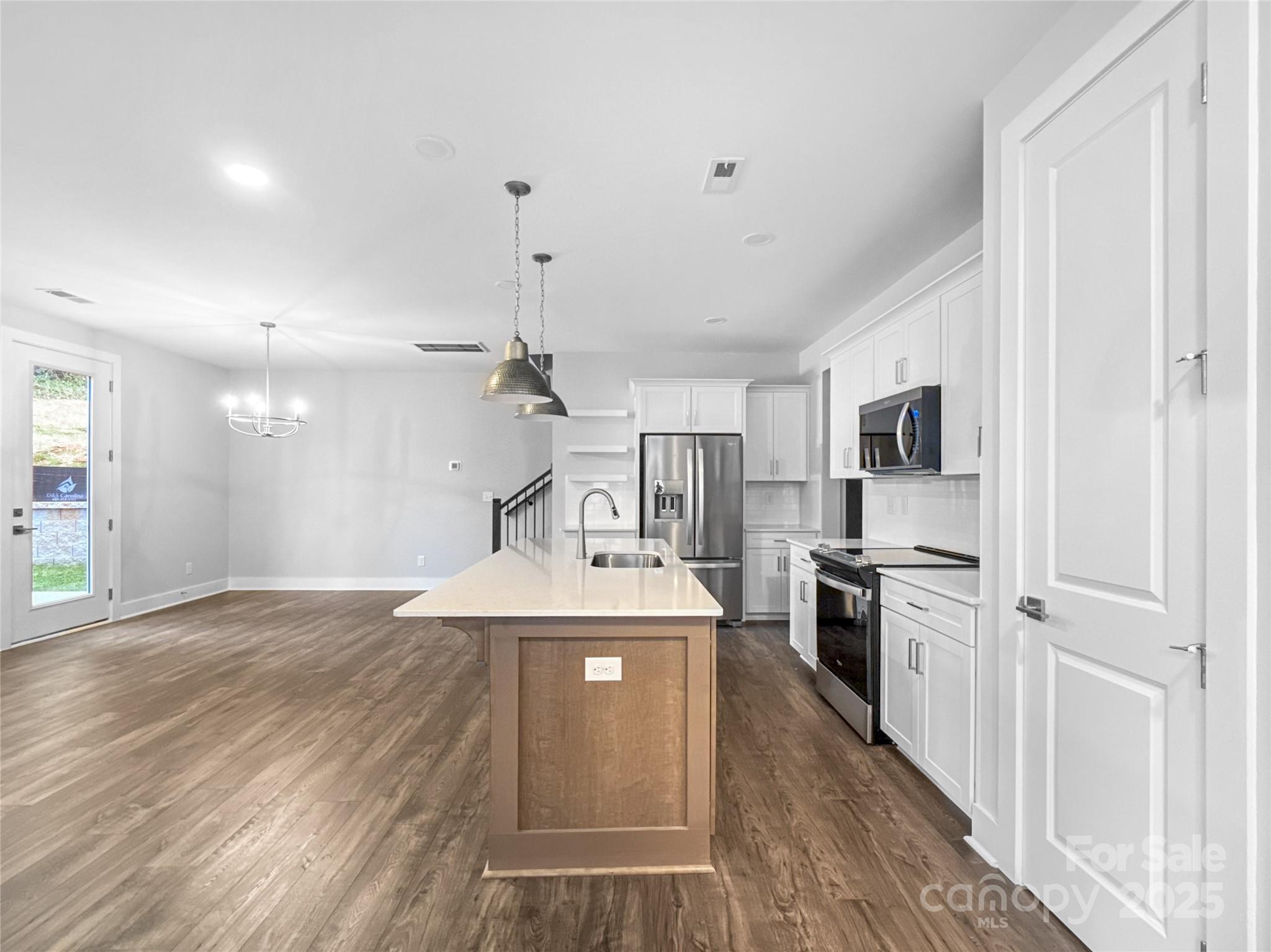 114 chapel crossing Lane Unit: 12