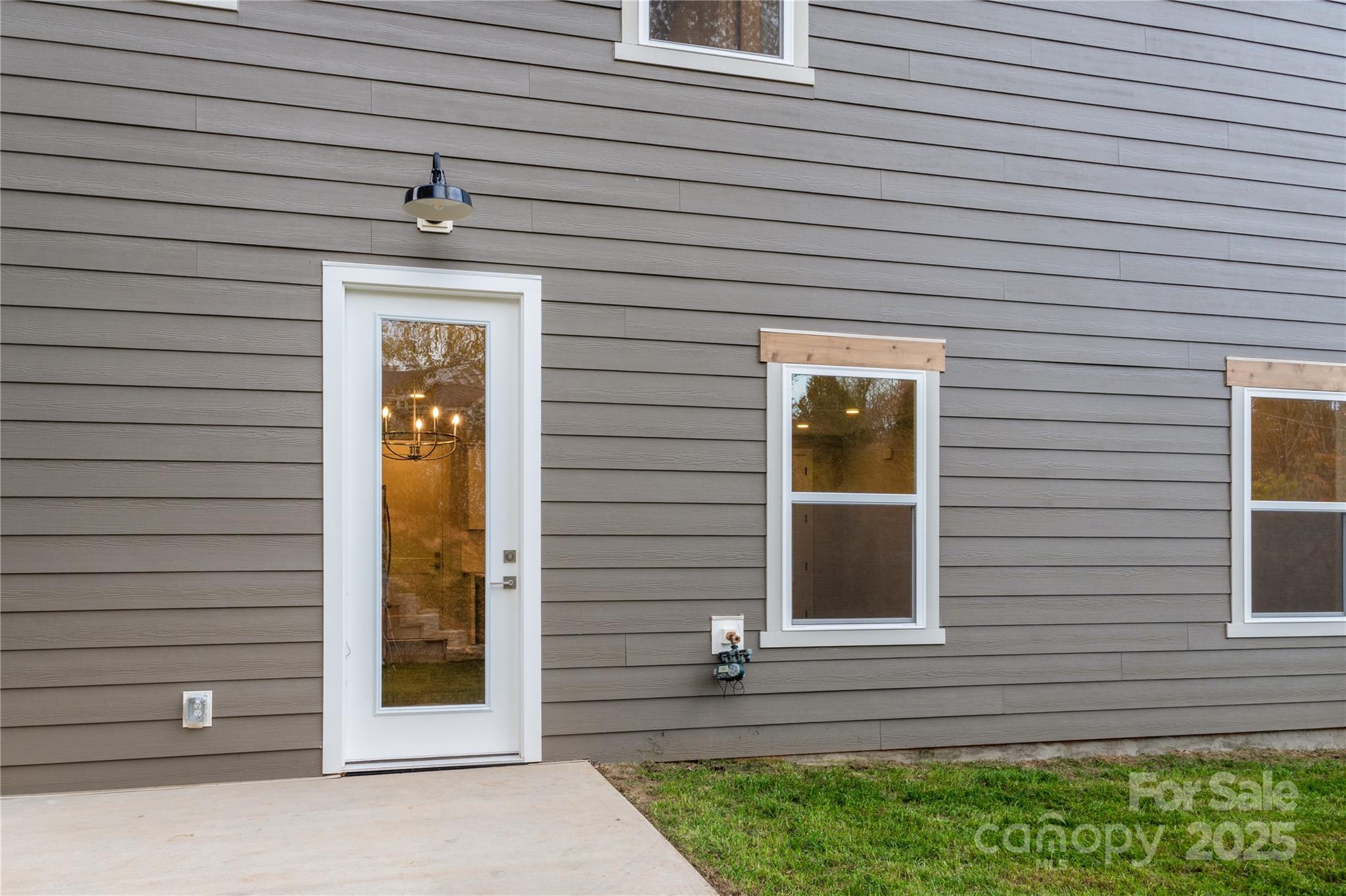 114 chapel crossing Lane Unit: 12