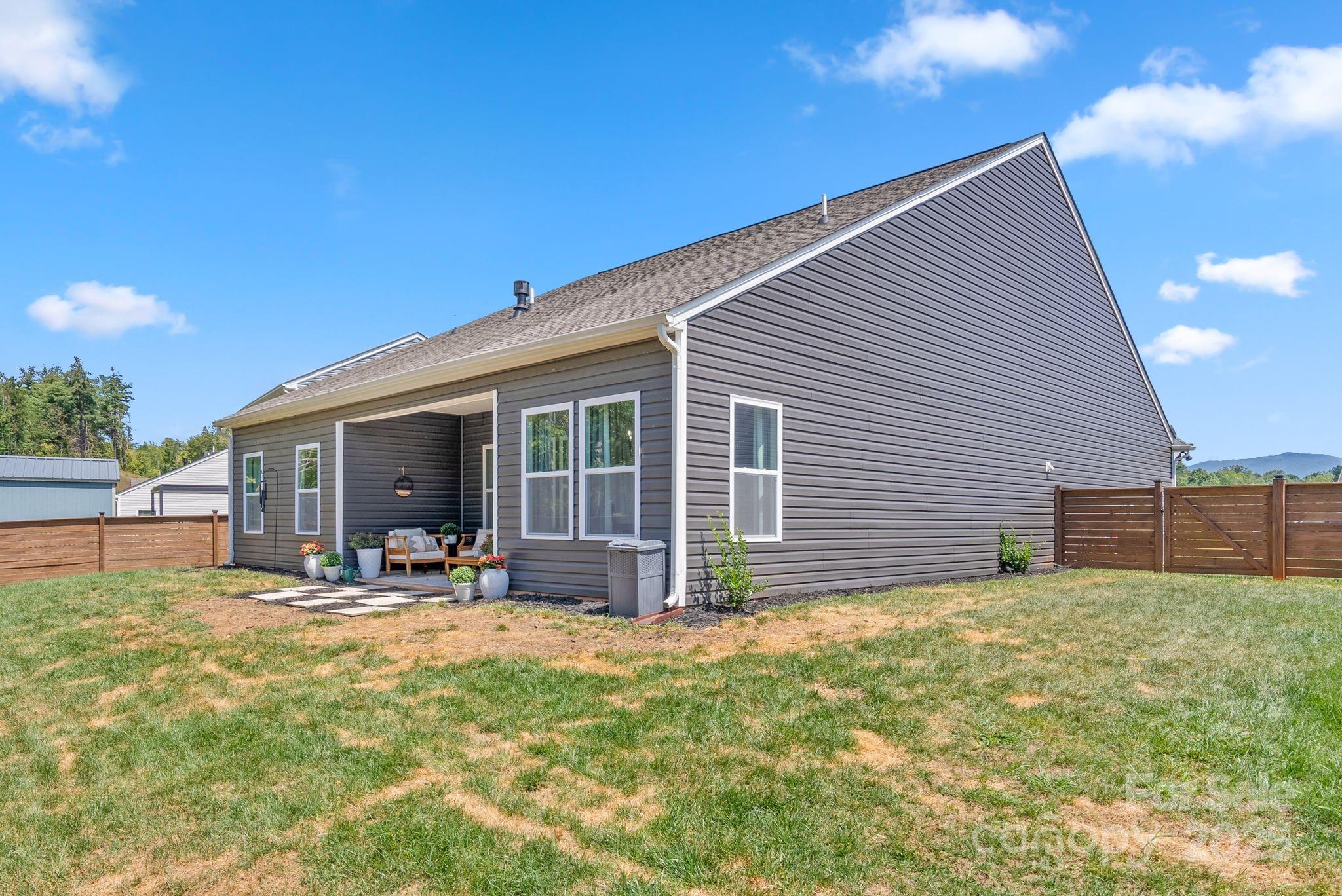 299 Ridgeview Lane