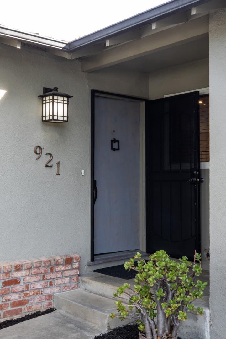 921 Kingfisher DR