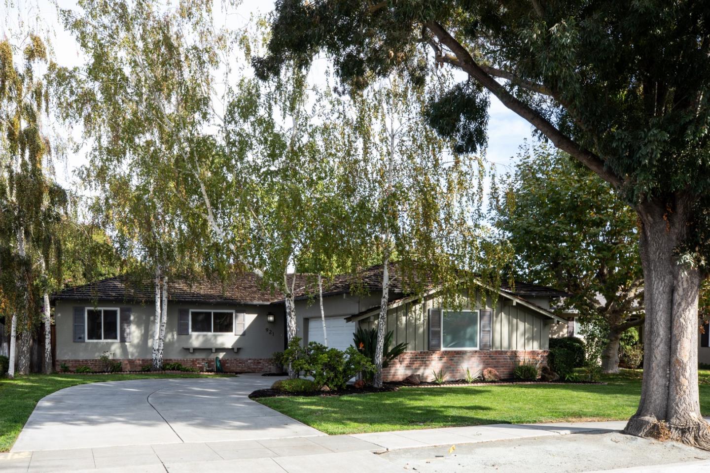 921 Kingfisher DR