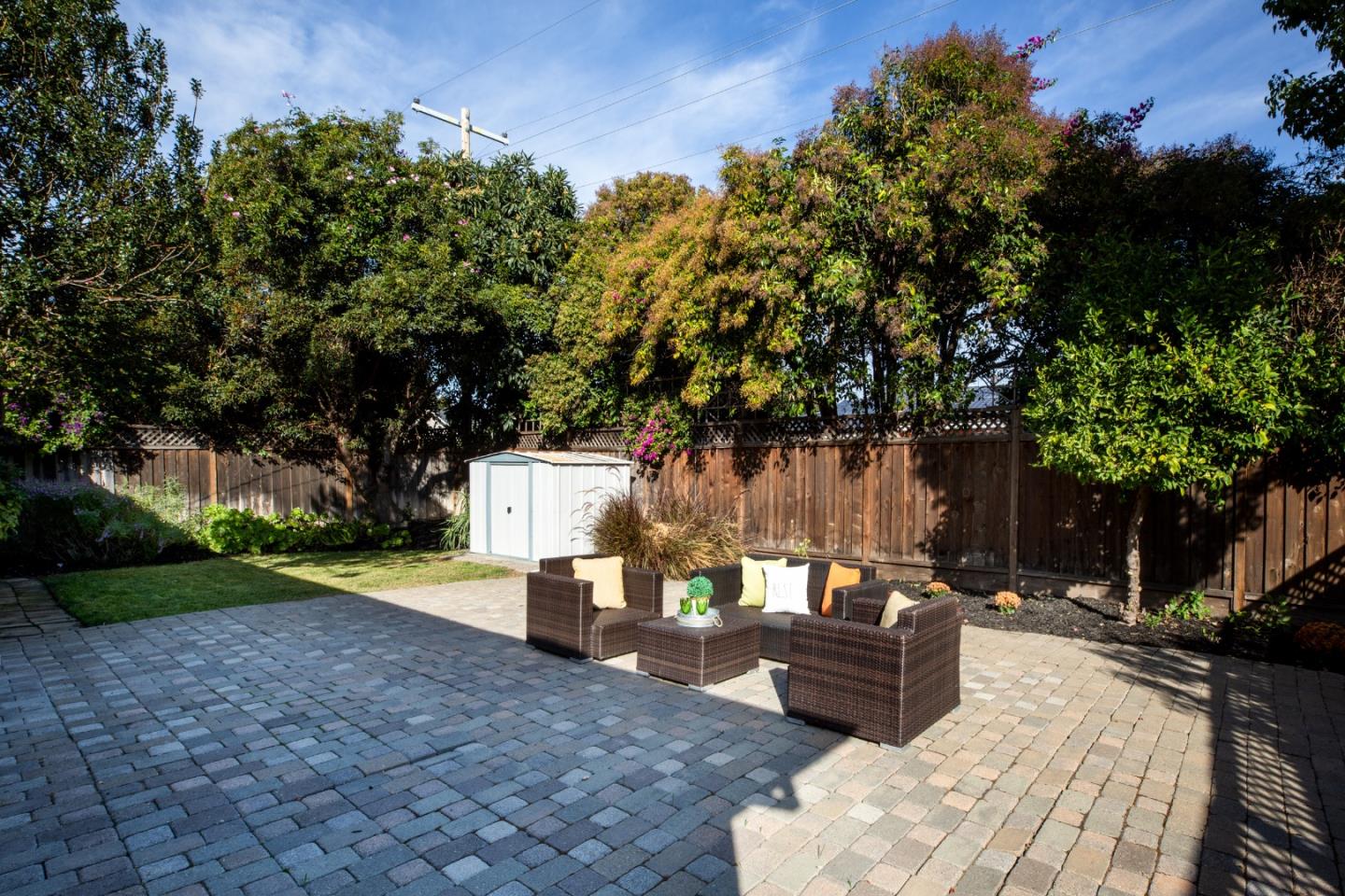 921 Kingfisher DR
