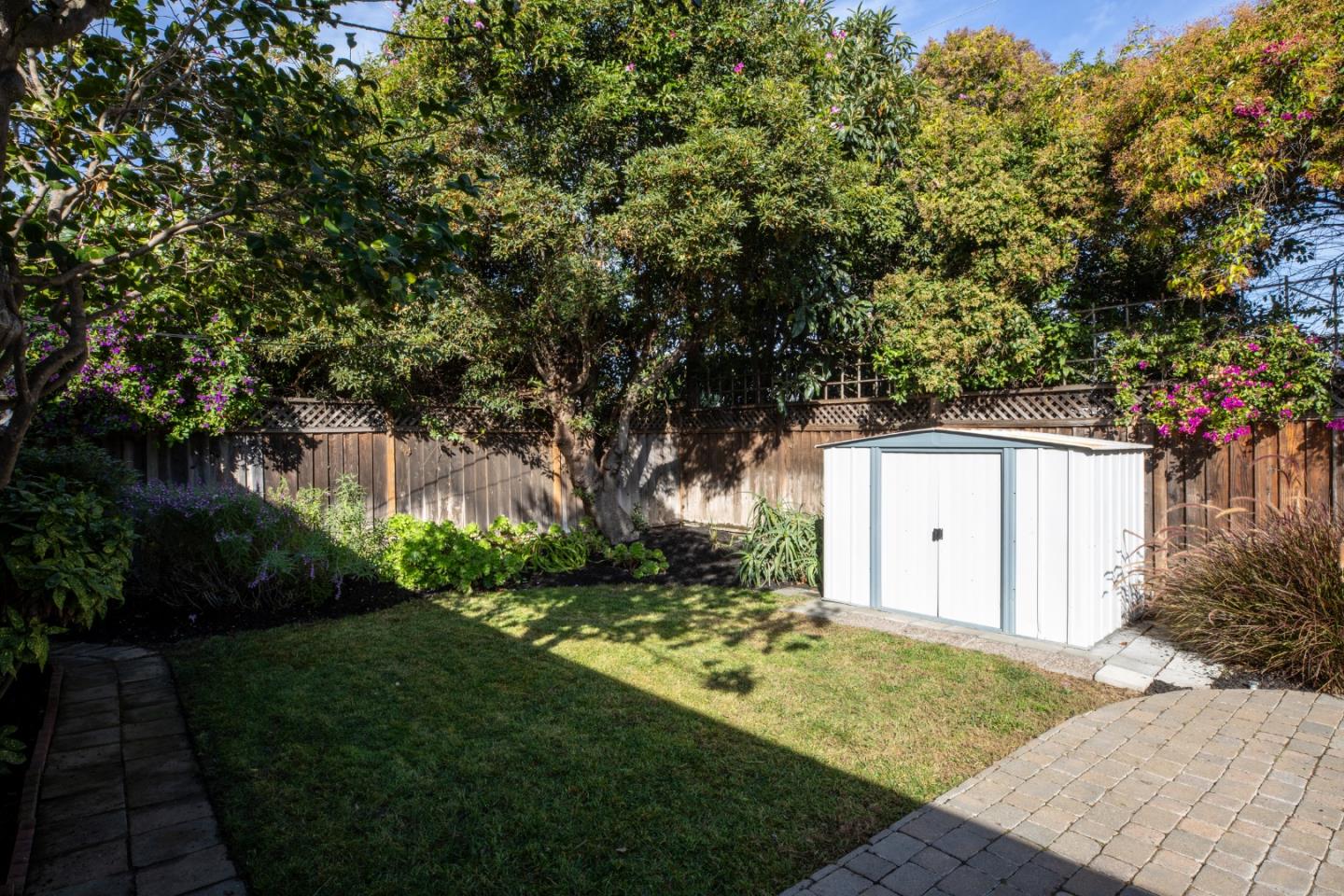 921 Kingfisher DR