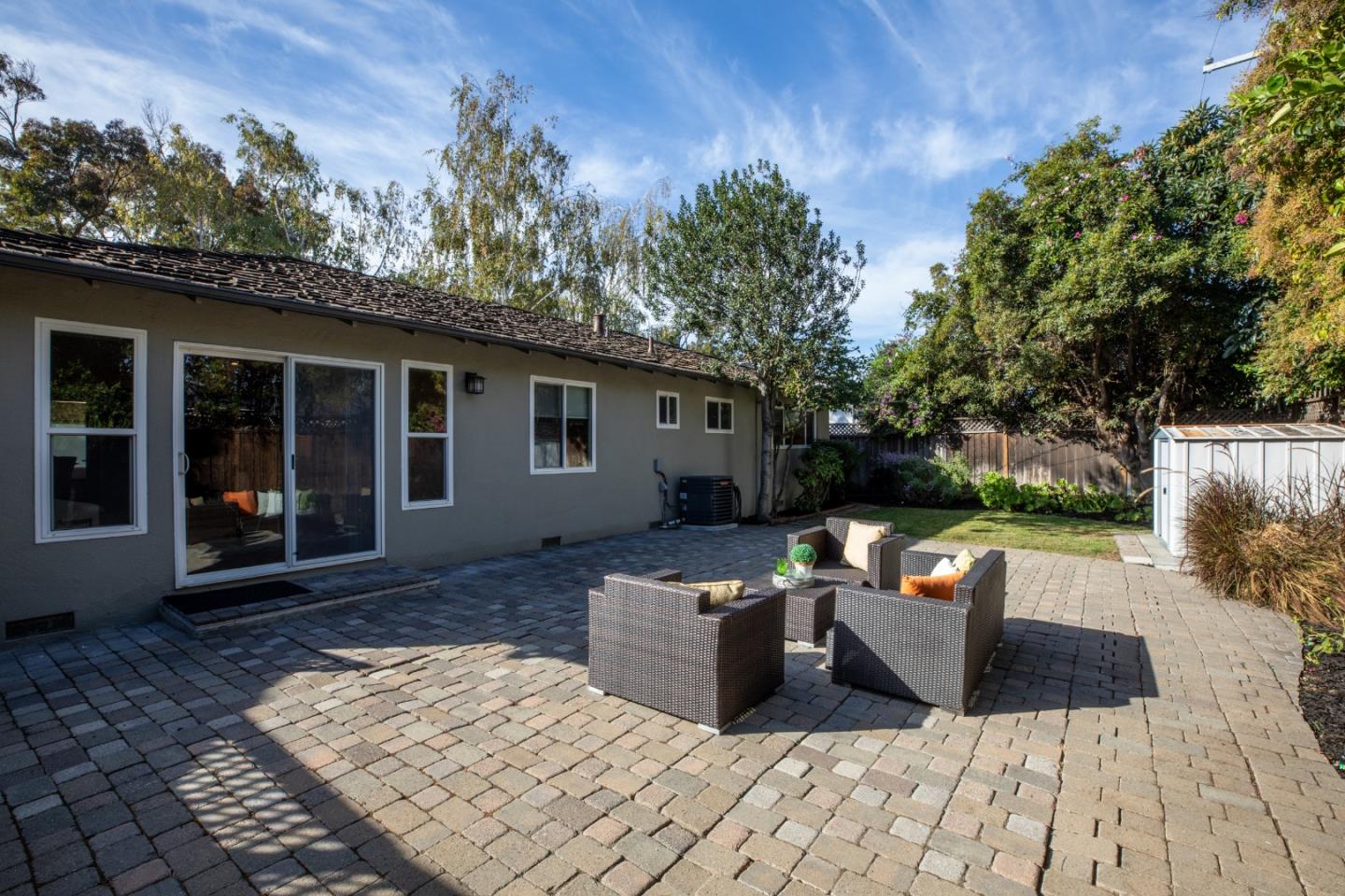 921 Kingfisher DR