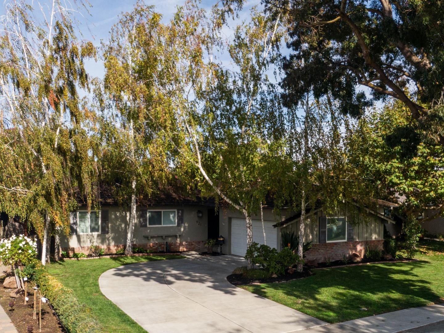 921 Kingfisher DR