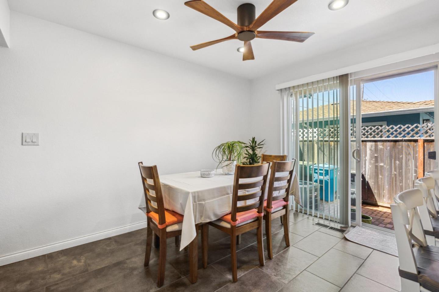 1503 Sierra ST