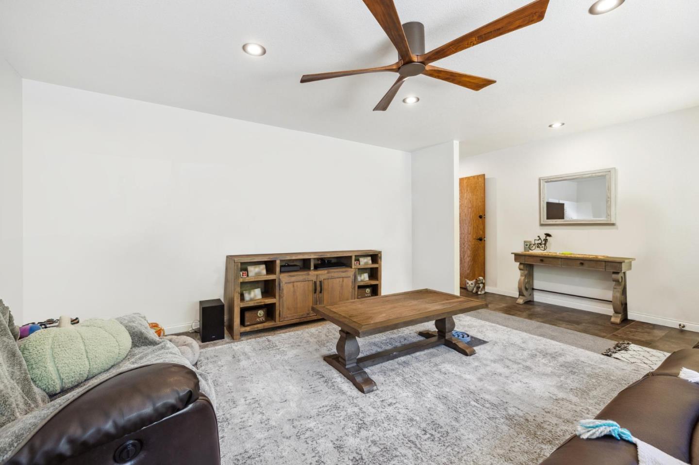 1503 Sierra ST