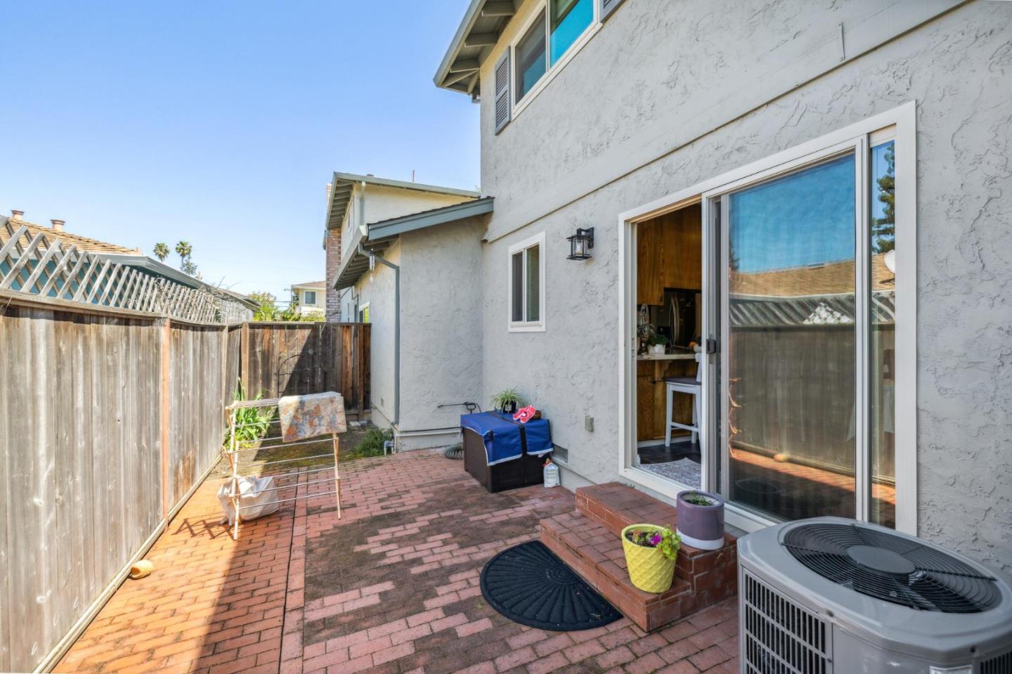 1503 Sierra ST