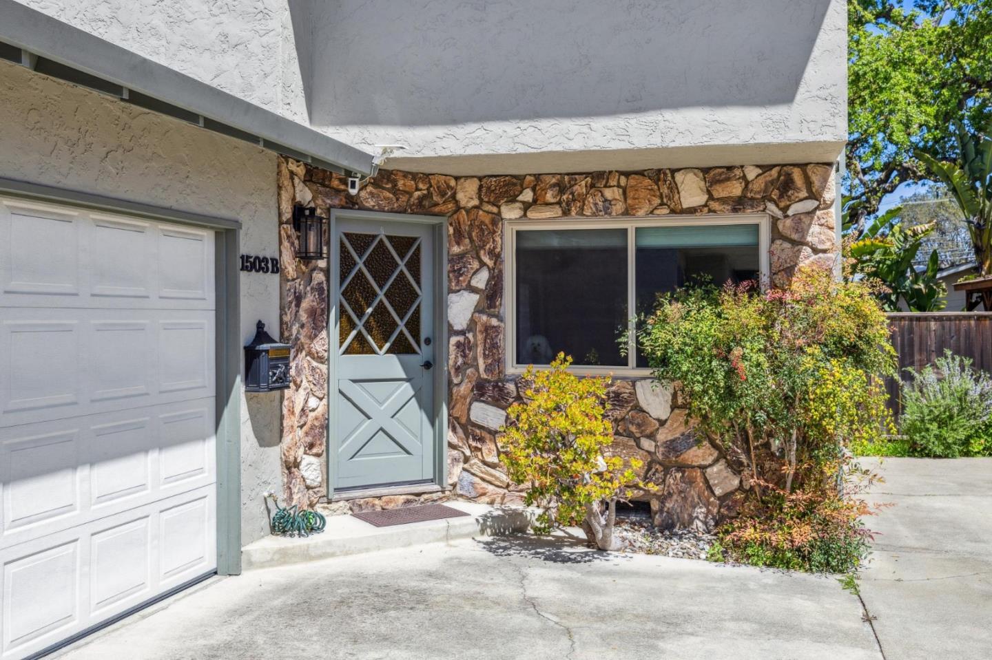 1503 Sierra ST