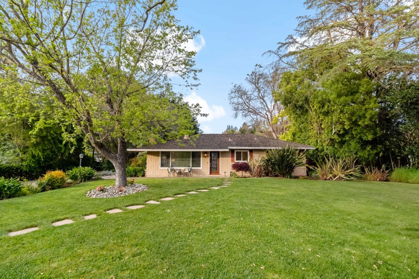97 Snowden AVE