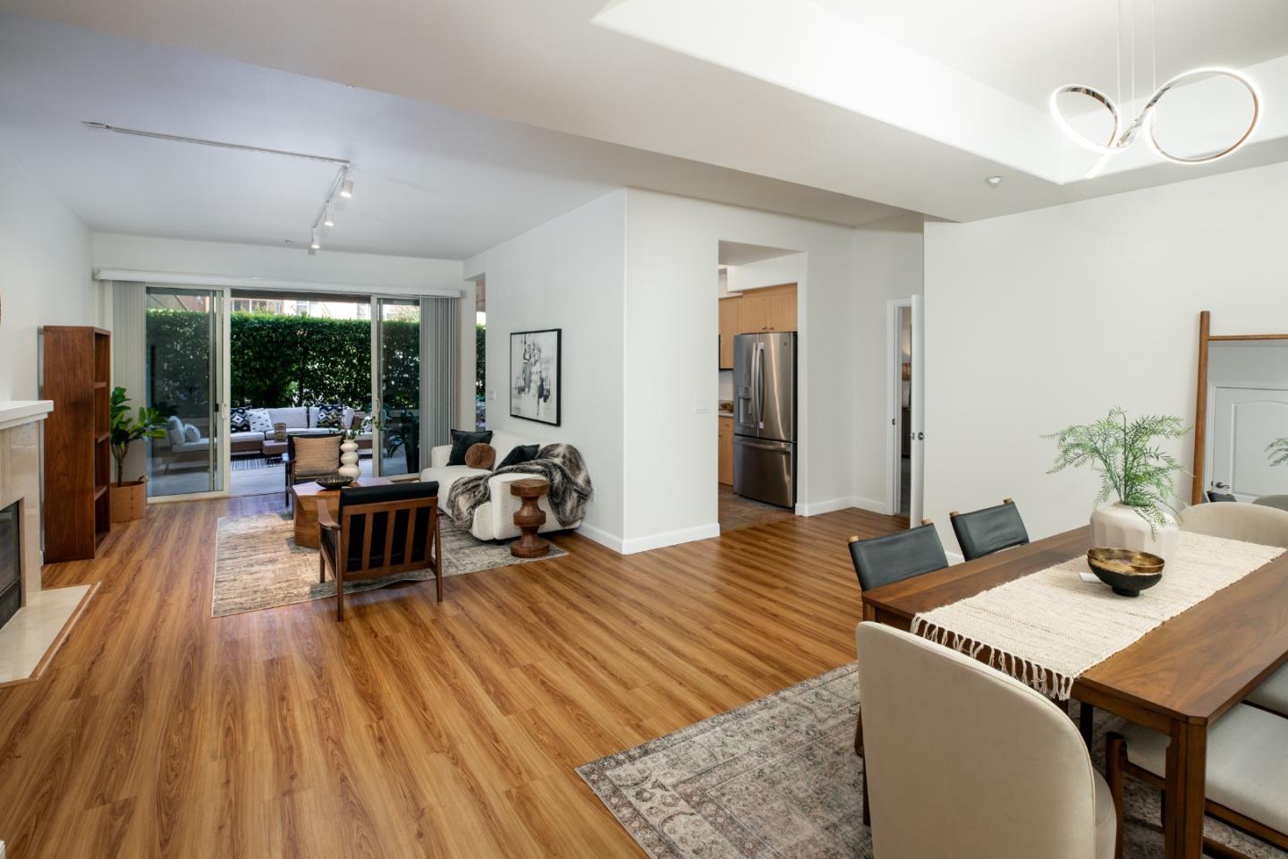 130 East San Fernando Street 325