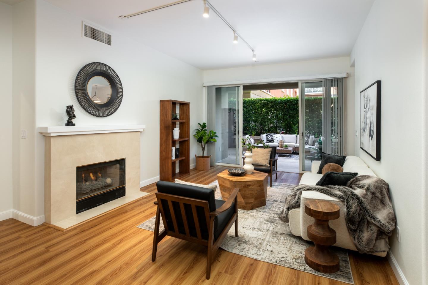 130 East San Fernando Street 325