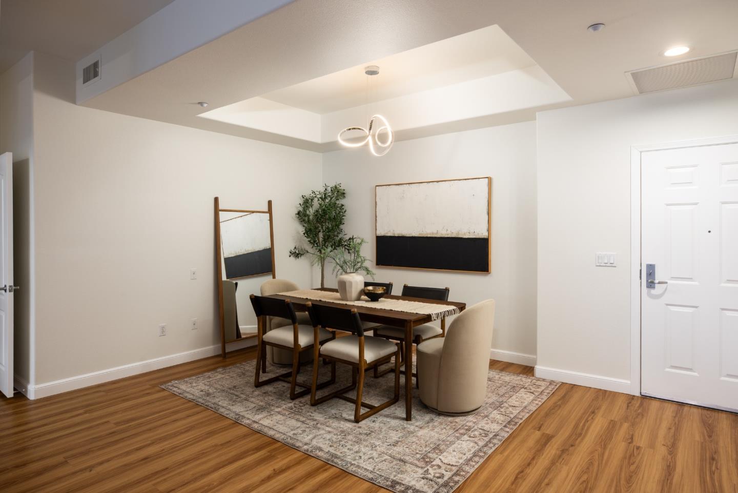 130 East San Fernando Street 325