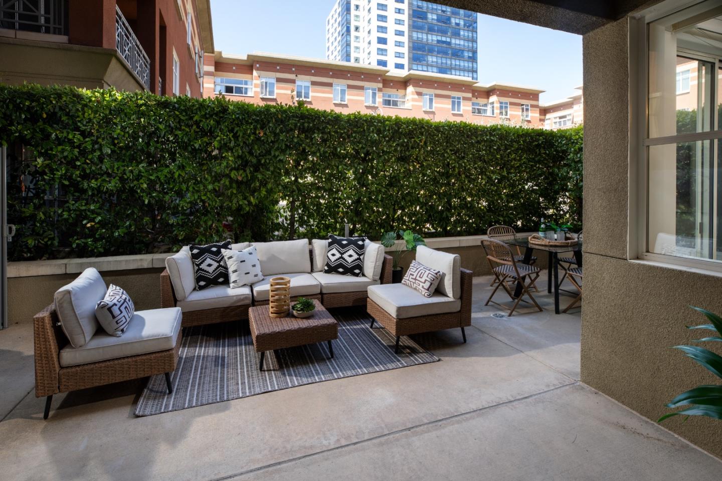 130 East San Fernando Street 325