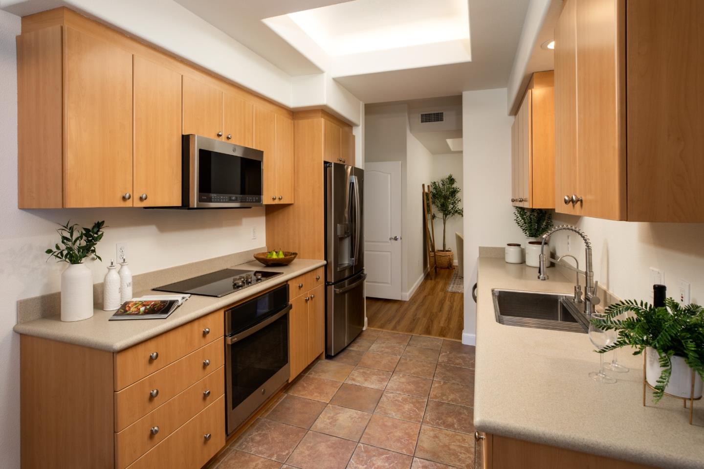 130 East San Fernando Street 325