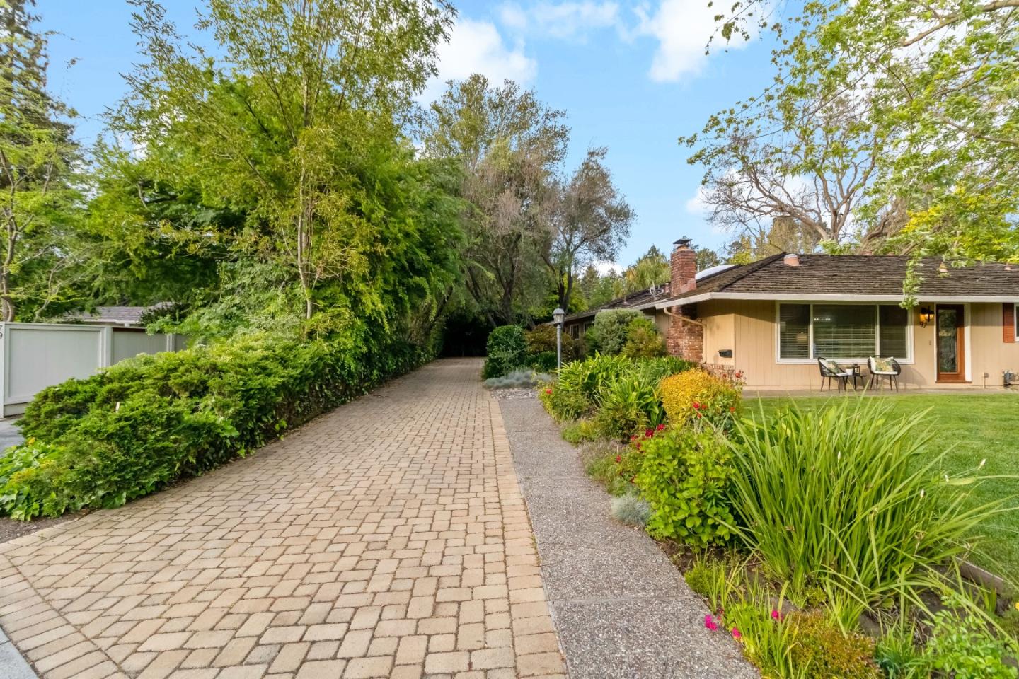 97 Snowden Avenue