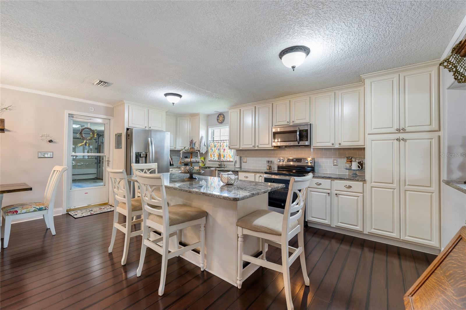 17 JUNIPER DR