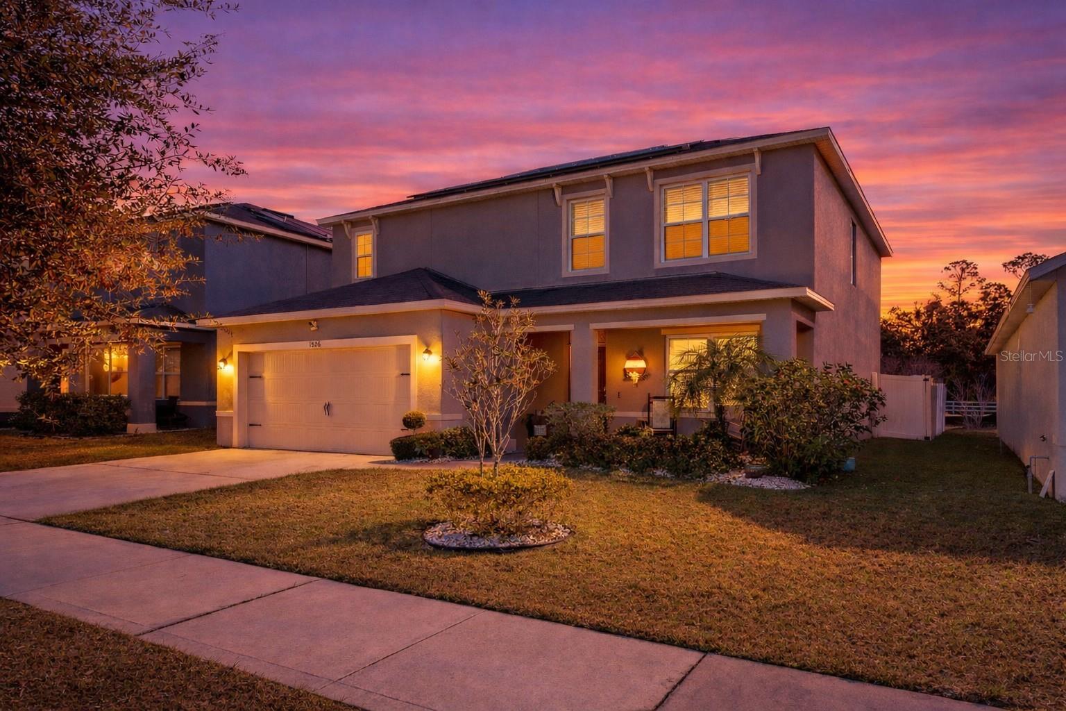 1526 WHITE HAWK WAY