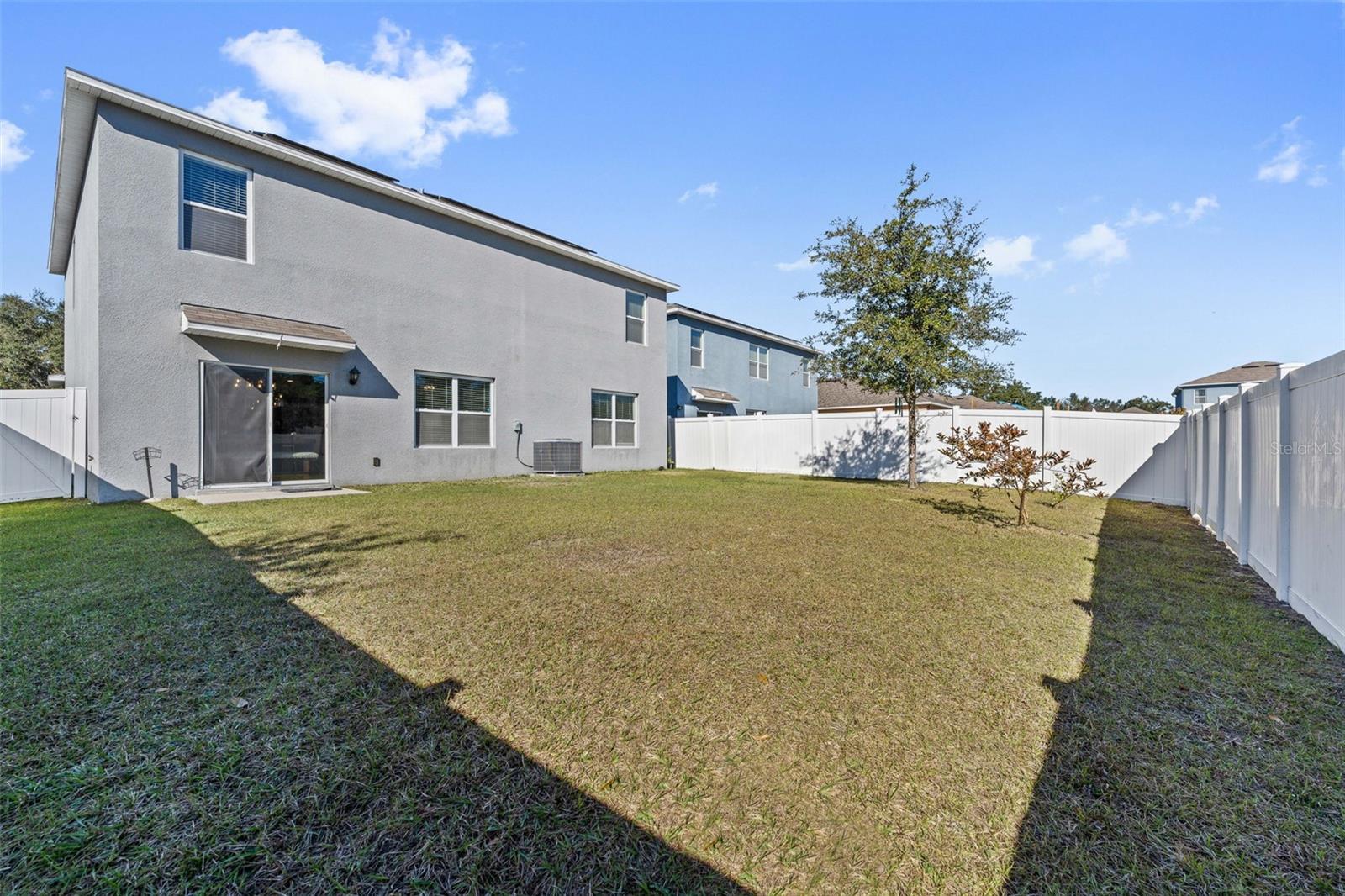 1526 WHITE HAWK WAY