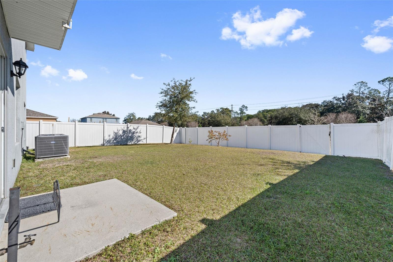 1526 WHITE HAWK WAY