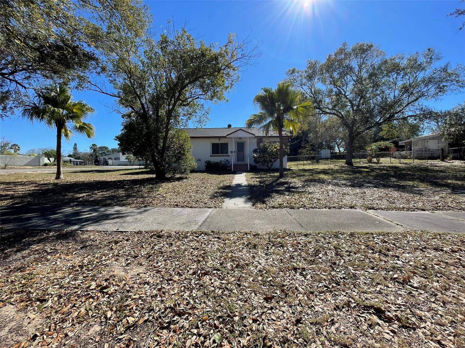 1240 DRUID CIR