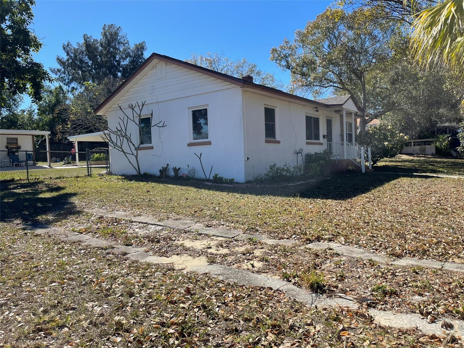 1240 DRUID CIR