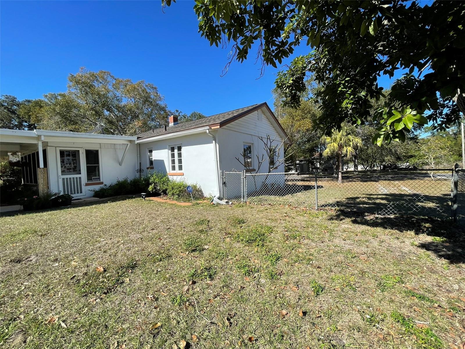 1240 DRUID CIR