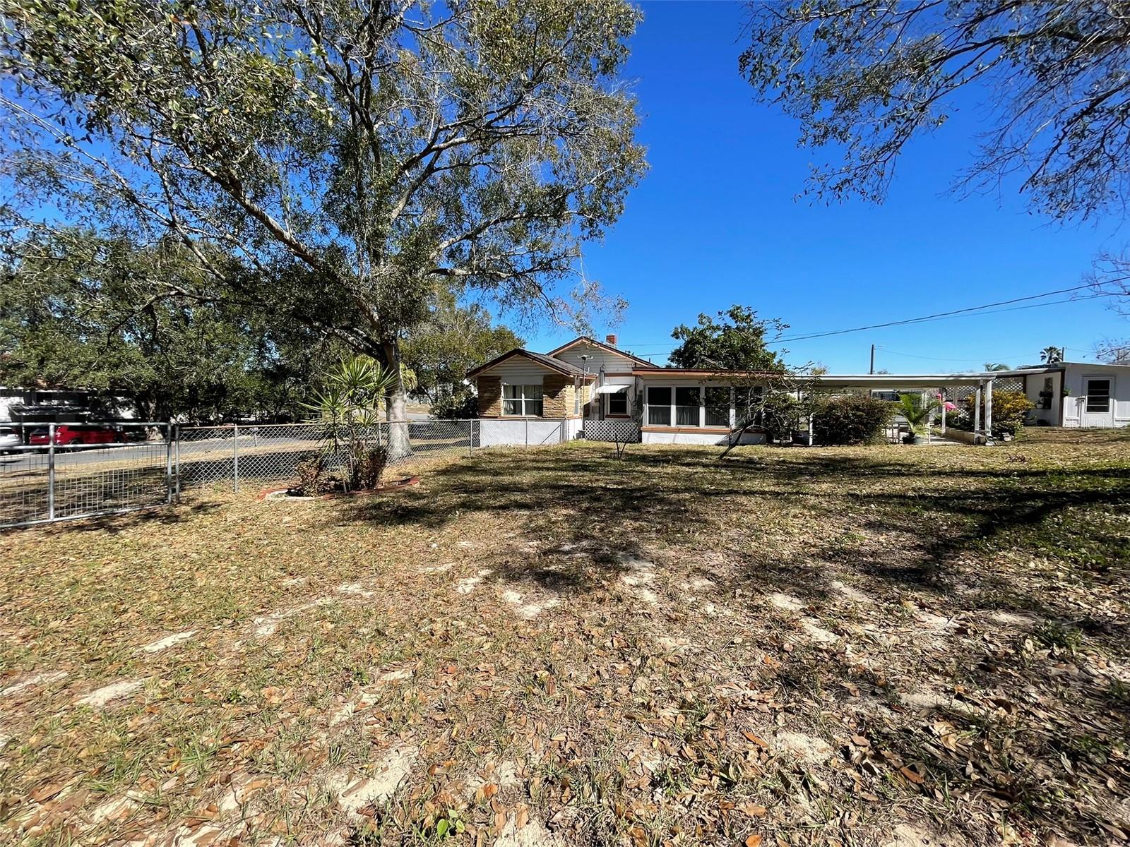 1240 DRUID CIR