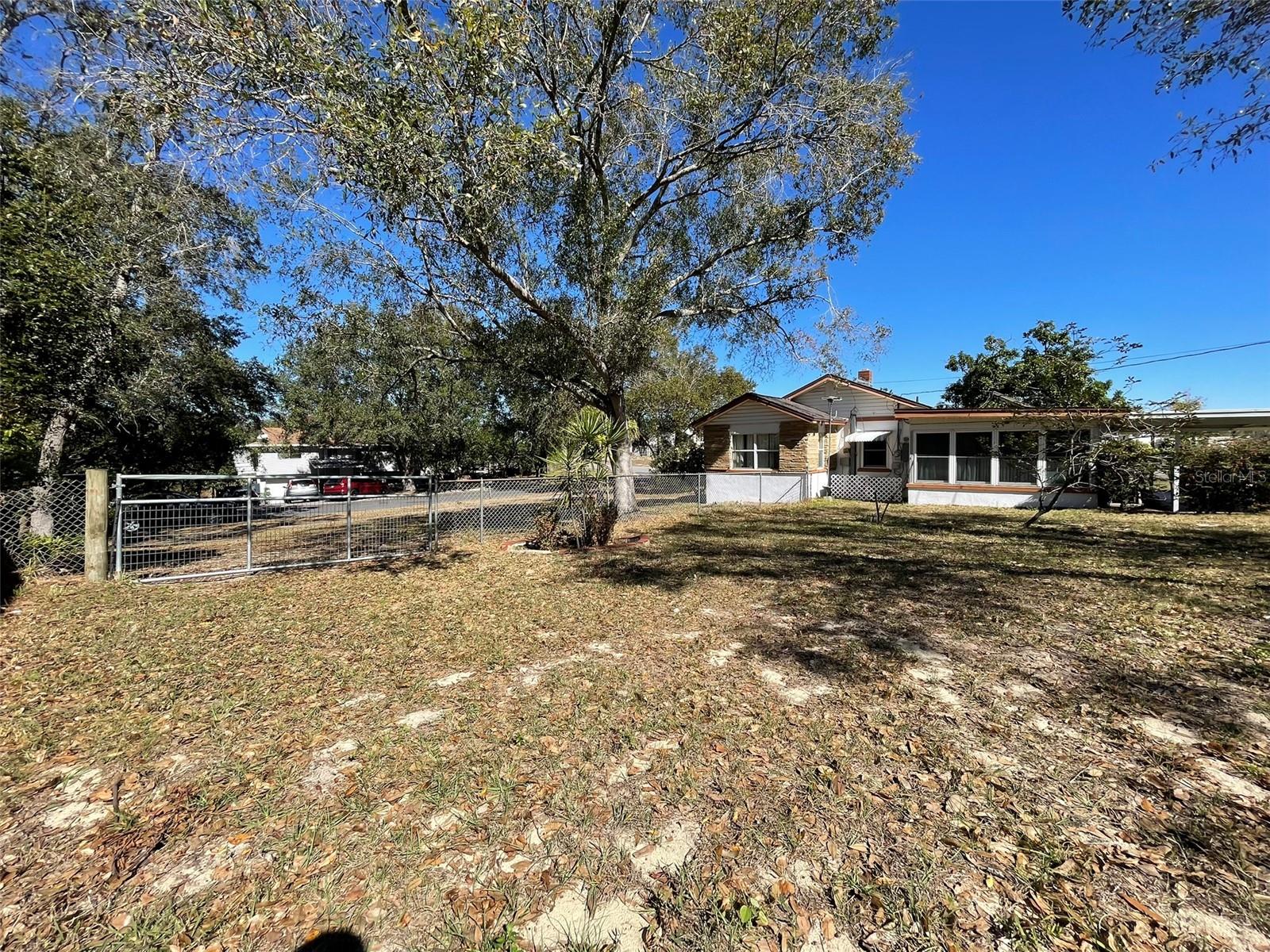1240 DRUID CIR