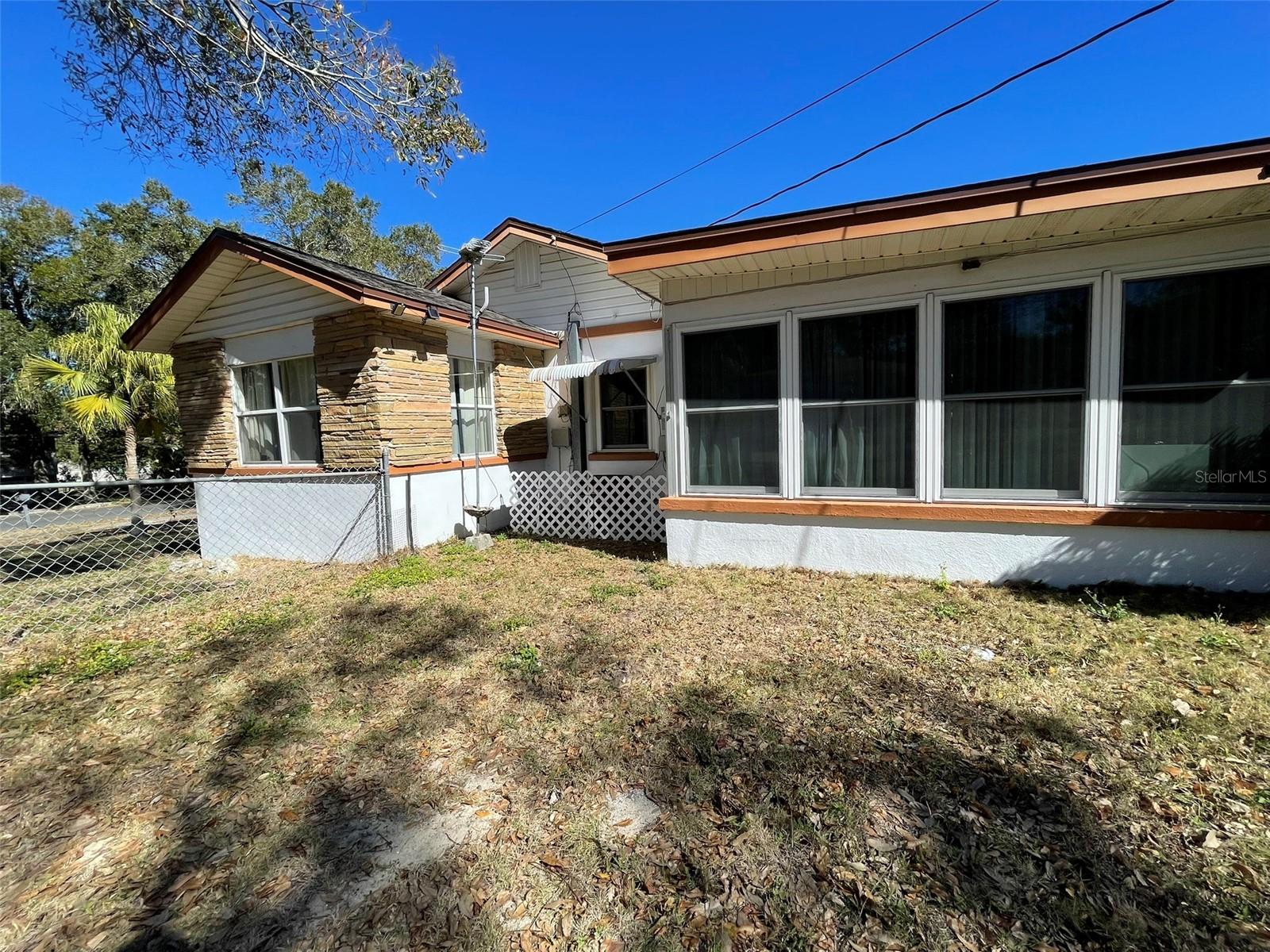 1240 DRUID CIR