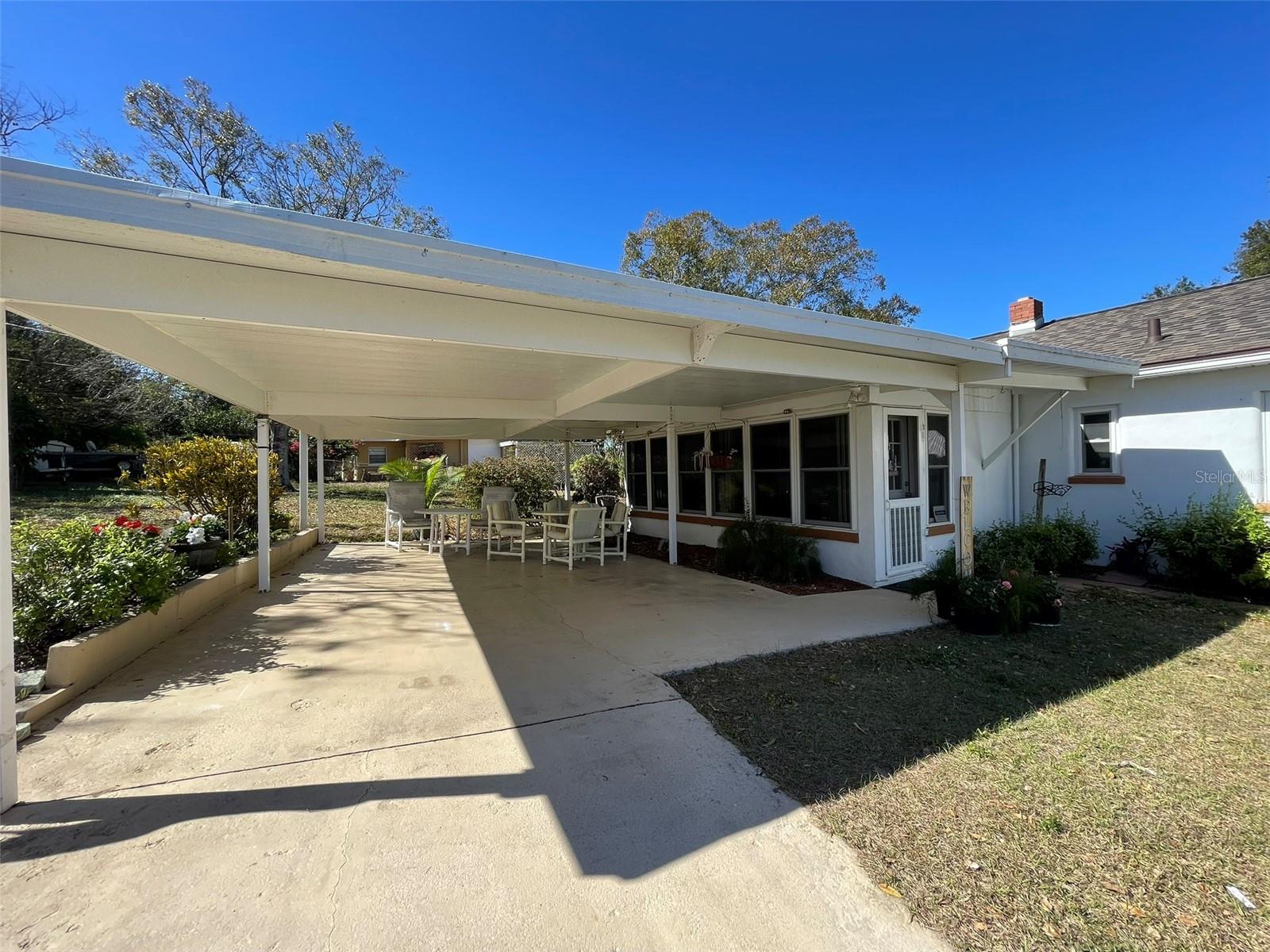 1240 DRUID CIR