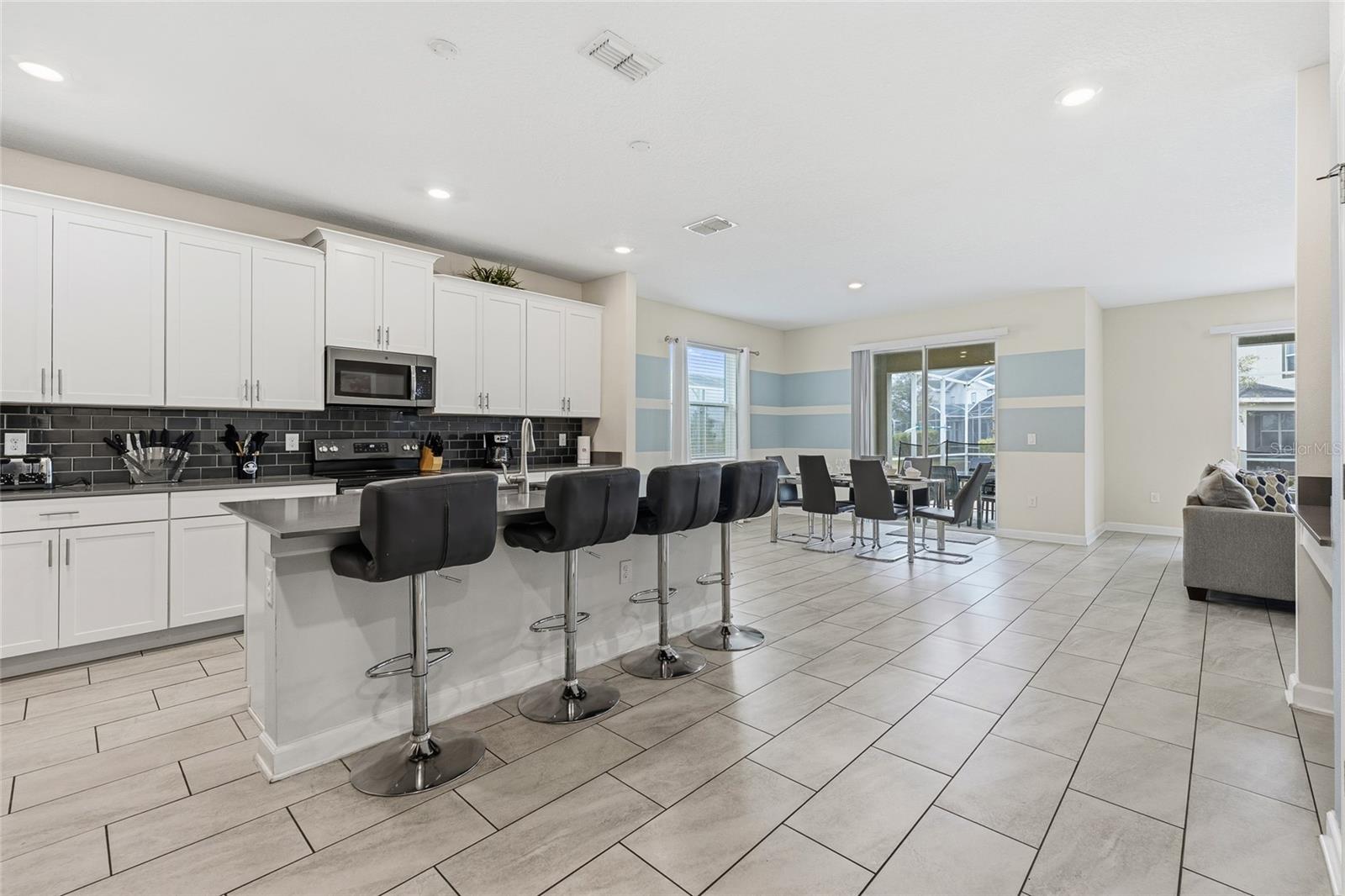 8986 CABOT CLIFFS DR