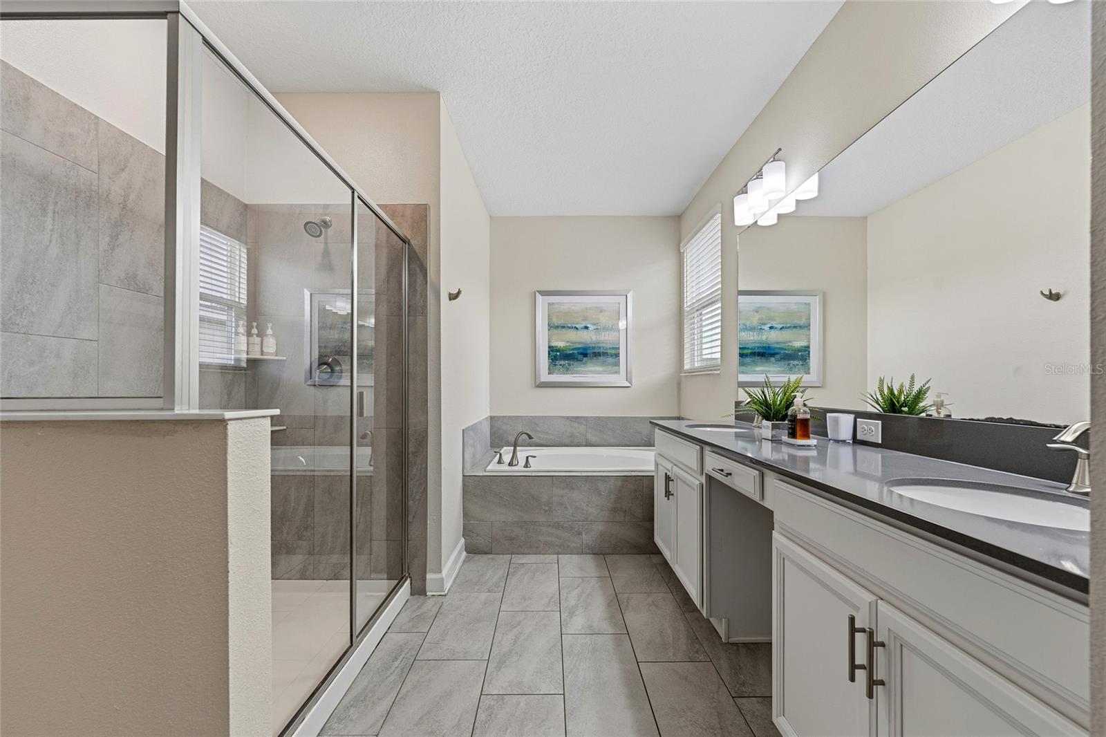 8986 CABOT CLIFFS DR