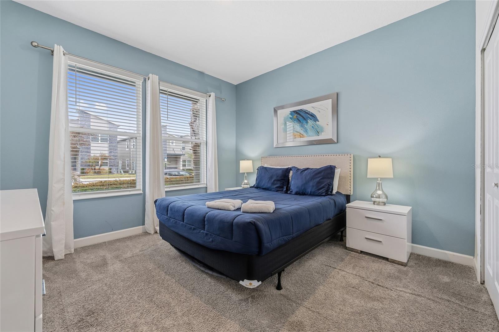 8986 CABOT CLIFFS DR