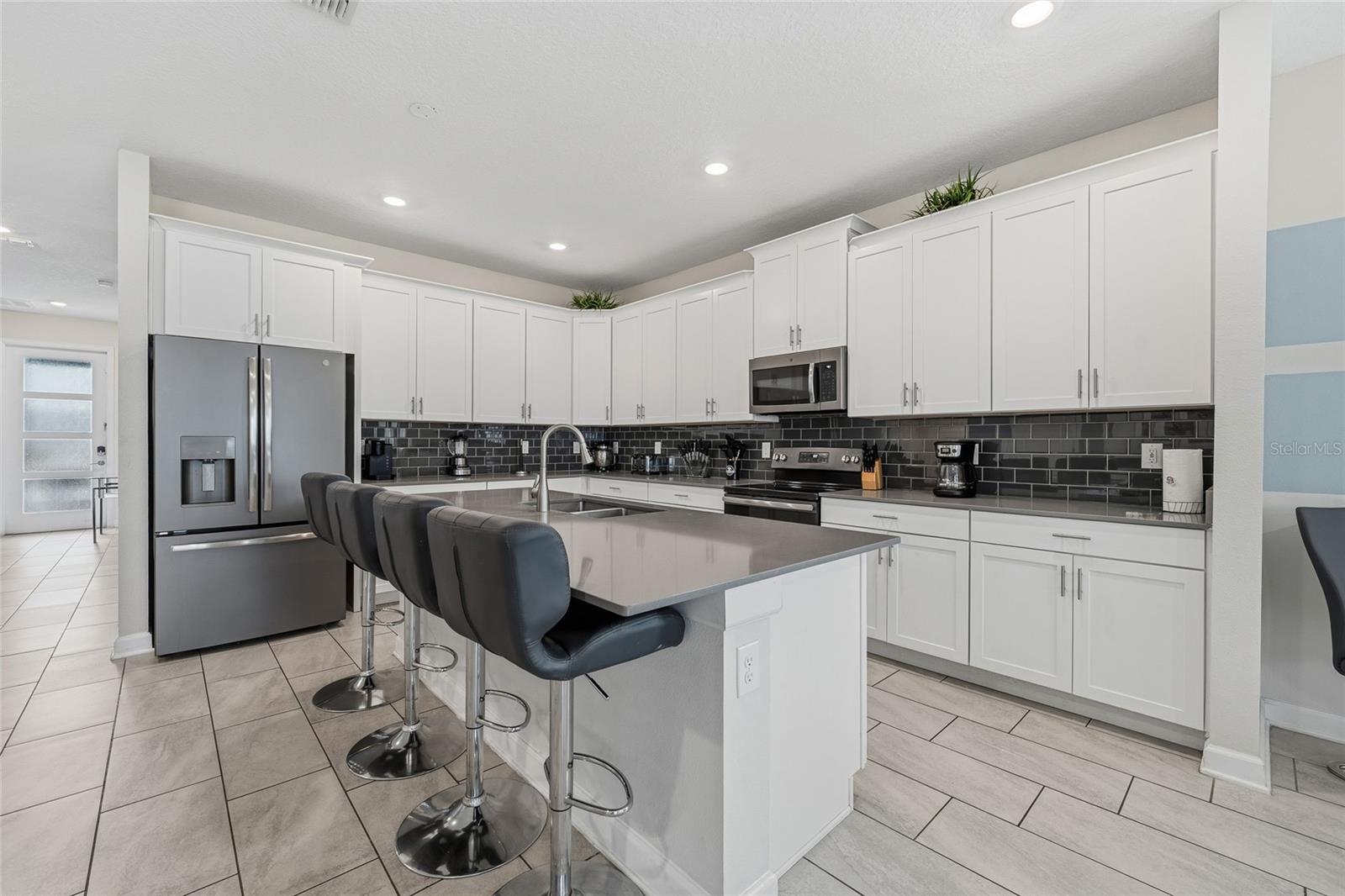 8986 CABOT CLIFFS DR
