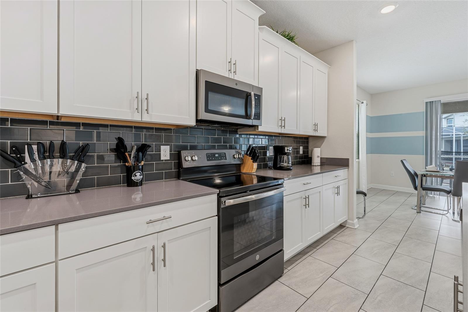 8986 CABOT CLIFFS DR