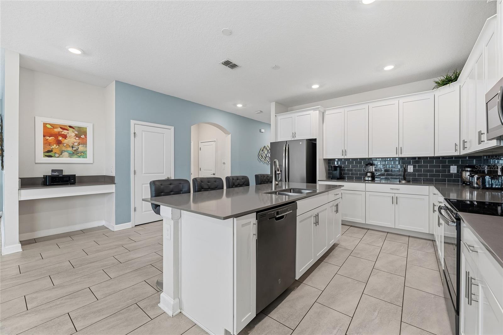 8986 CABOT CLIFFS DR