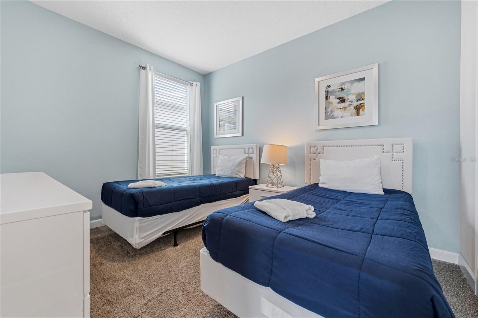 8986 CABOT CLIFFS DR