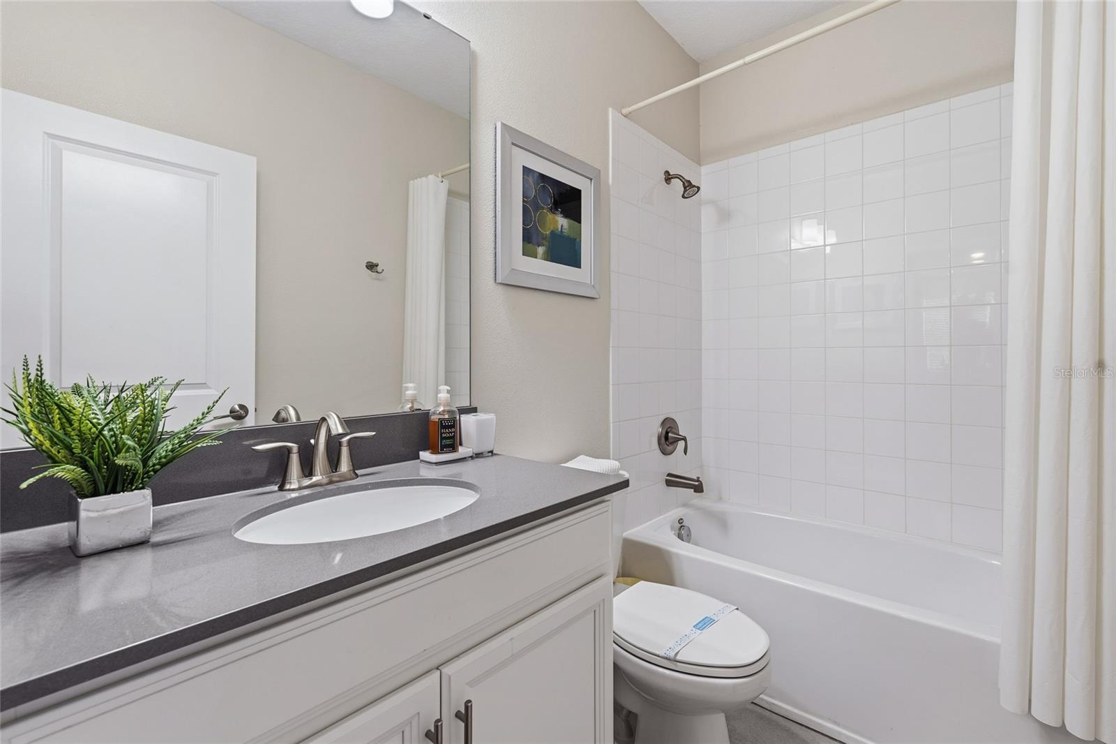 8986 CABOT CLIFFS DR