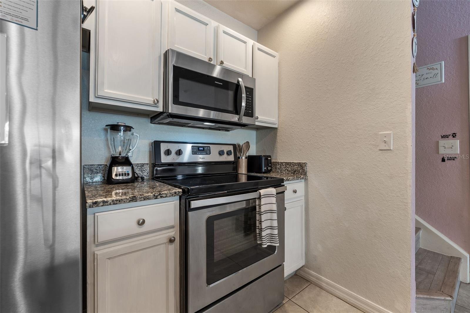4561 YELLOWGOLD RD E #103